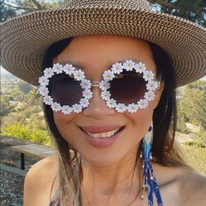Boho Daisy 60s Vibe Retro Sunnies Sunglasses